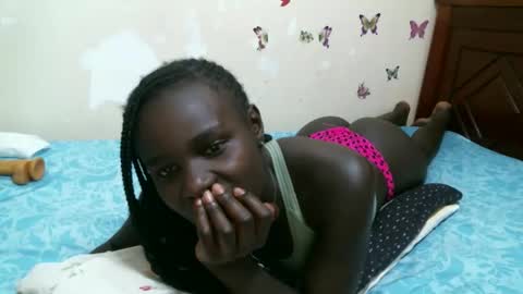 pinky online show from November 28, 2025, 9:12 am