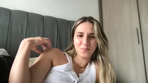 Pinkilola online show from March 23, 2026, 8:35 pm