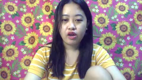 Snapshot of pinkish_shine chatting on February 10, 2025, 12:52 am Hi its me shine online show from February 10, 2025, 12:52 am