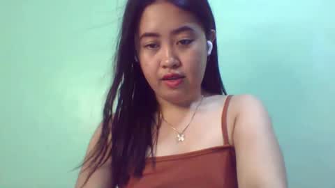 Snapshot of pinkish_shine chatting on February 18, 2025, 10:05 am Hi its me shine online show from February 18, 2025, 10:05 am