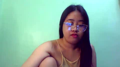 Snapshot of pinkish_shine chatting on February 28, 2025, 1:37 am Hi its me shine online show from February 28, 2025, 1:37 am