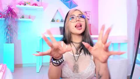 Snapshot of pinkk_demon chatting on October 22, 2025, 2:06 pm PINKK online show from October 22, 2025, 2:06 pm