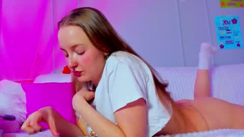 Snapshot of pinkk_lemonade chatting on February 25, 2026, 8:24 am Mila online show from February 25, 2026, 8:24 am