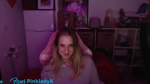 pinkladyx2 online show from January 10, 2025, 7:32 pm