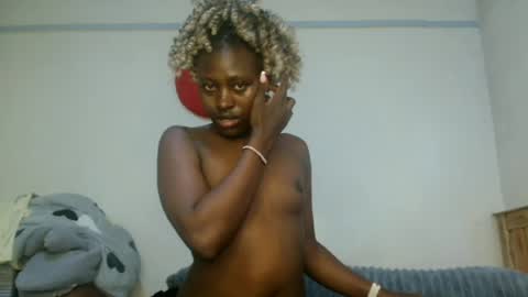 Snapshot of pinklover2003 chatting on June 12, 2026, 10:58 am Serena online show from June 12, 2026, 10:58 am