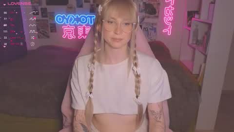 Snapshot of pinkvenom_ chatting on October 9, 2025, 4:49 pm pinkvenom_ online show from October 9, 2025, 4:49 pm