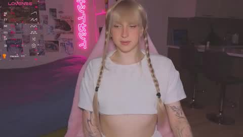 Snapshot of pinkvenom_ chatting on November 29, 2025, 8:39 am pinkvenom_ online show from November 29, 2025, 8:39 am