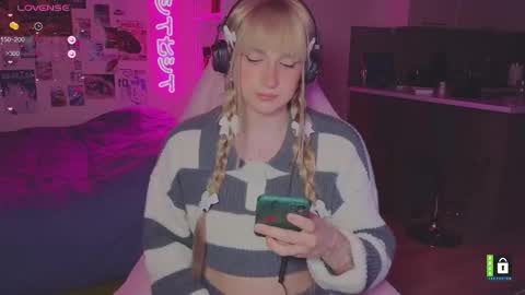 Snapshot of pinkvenom_ chatting on February 28, 2026, 3:24 pm pinkvenom_ online show from February 28, 2026, 3:24 pm