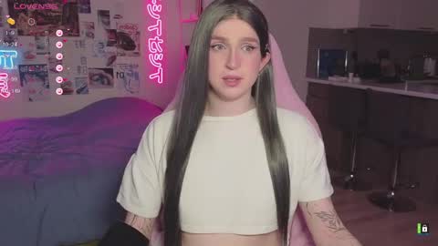 Snapshot of pinkvenom_ chatting on April 17, 2026, 3:48 pm pinkvenom_ online show from April 17, 2026, 3:48 pm