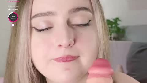 Snapshot of pinky__binky chatting on February 26, 2026, 2:43 am Pinky online show from February 26, 2026, 2:43 am