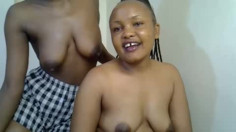 Snapshot of pinky_jules chatting on February 15, 2026, 12:47 pm Browny online show from February 15, 2026, 12:47 pm