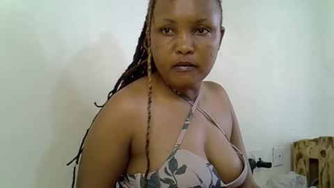 Snapshot of pinky_jules chatting on February 17, 2026, 8:11 am Browny online show from February 17, 2026, 8:11 am