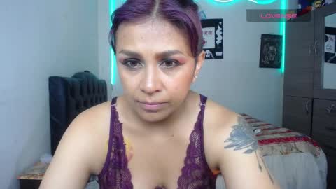 VIOLETA LOPEZ online show from April 5, 2026, 10:40 pm
