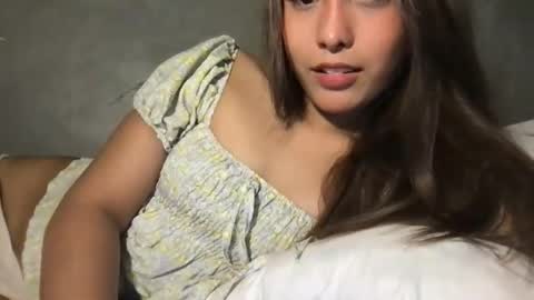 Snapshot of pinky_skylar chatting on April 8, 2026, 2:11 am taylor-dont forget to follow and give thumps up online show from April 8, 2026, 2:11 am
