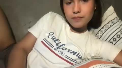Snapshot of pinky_skylar chatting on April 10, 2026, 2:06 am taylor-dont forget to follow and give thumps up online show from April 10, 2026, 2:06 am