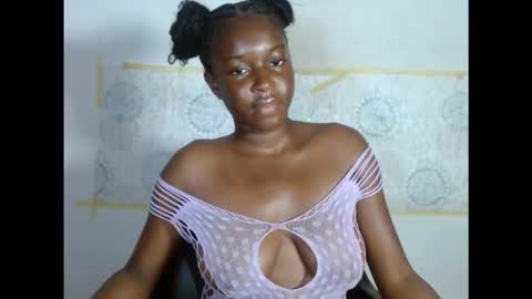 Snapshot of pinkykiki_247 chatting on November 2, 2025, 10:28 am pinkykiki_247 online show from November 2, 2025, 10:28 am