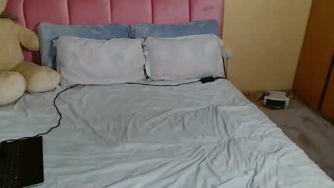 Pinky online show from February 12, 2026, 12:49 am