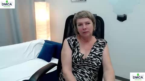 Bella online show from October 21, 2025, 4:57 am