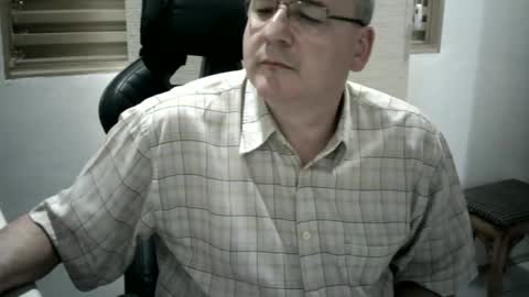 Snapshot of piovesanes chatting on December 23, 2024, 2:50 pm piovesanes online show from December 23, 2024, 2:50 pm