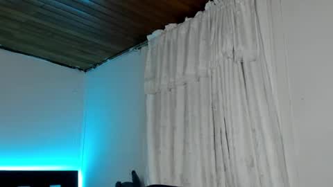 Snapshot of piperodriguez_ chatting on January 7, 2025, 12:03 am Pipe Rodriguez online show from January 7, 2025, 12:03 am