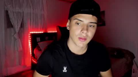 Snapshot of piperodriguez_ chatting on February 5, 2025, 5:41 am Pipe Rodriguez online show from February 5, 2025, 5:41 am