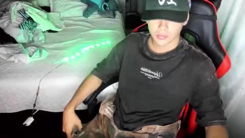 Snapshot of piperodriguez_ chatting on February 15, 2025, 4:14 am Pipe Rodriguez online show from February 15, 2025, 4:14 am