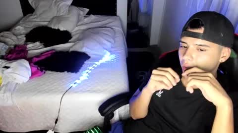 Snapshot of piperodriguez_ chatting on February 19, 2025, 4:01 am Pipe Rodriguez online show from February 19, 2025, 4:01 am