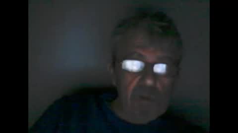 Snapshot of pipi2704 chatting on February 6, 2025, 2:44 am pipi2704 online show from February 6, 2025, 2:44 am