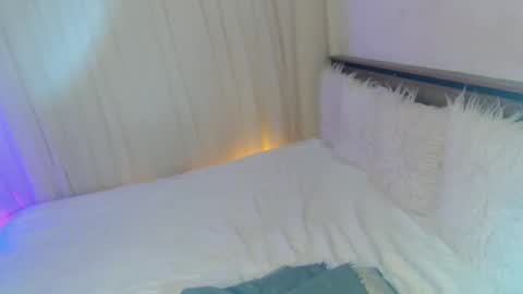 Snapshot of piroulita chatting on November 22, 2025, 2:49 pm Ari online show from November 22, 2025, 2:49 pm