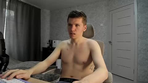 Snapshot of pirremeow chatting on April 1, 2026, 6:36 am Pierre online show from April 1, 2026, 6:36 am