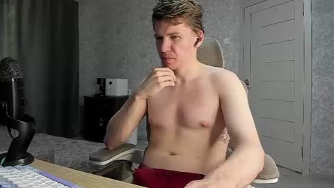 Snapshot of pirremeow chatting on July 12, 2026, 8:05 am Pierre online show from July 12, 2026, 8:05 am