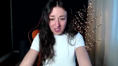 Snapshot of piscesgirl06 chatting on December 4, 2024, 6:33 am piscesgirl06 online show from December 4, 2024, 6:33 am