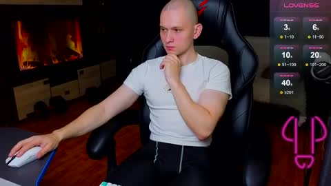 Snapshot of pistonpojizni chatting on January 30, 2025, 2:06 am STRONGBEAUTY online show from January 30, 2025, 2:06 am