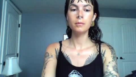 pixiecatfairy online show from June 28, 2026, 4:46 pm