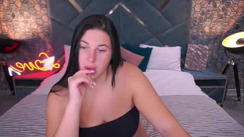 pixiehott online show from October 8, 2025, 9:01 pm