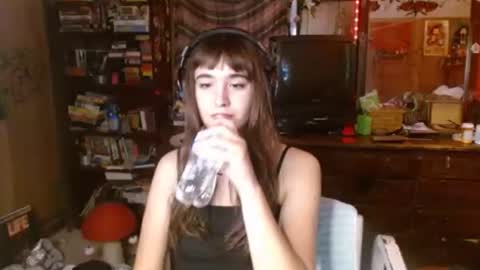 Izzy online show from October 13, 2025, 6:08 pm