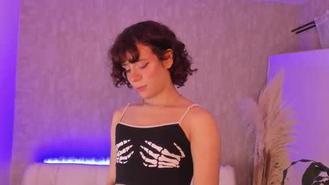 cris online show from September 19, 2025, 4:25 am