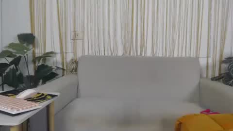 plasticgirll online show from February 2, 2026, 1:32 pm