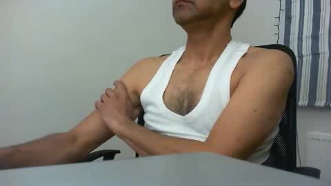 Snapshot of platino3026 chatting on April 8, 2026, 5:07 am platino3026 online show from April 8, 2026, 5:07 am