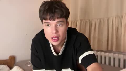 Platon Lxs online show from December 19, 2025, 11:34 pm