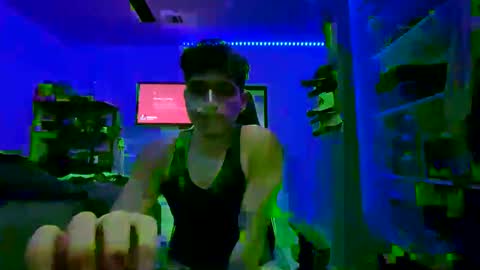 X X X online show from November 15, 2025, 3:04 am