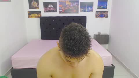 Snapshot of playboy_sex6 chatting on December 17, 2024, 4:32 pm PETER online show from December 17, 2024, 4:32 pm