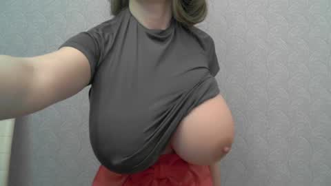 Snapshot of playful_goldie chatting on April 10, 2026, 4:50 am Goldie online show from April 10, 2026, 4:50 am