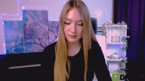 Sophie online show from February 19, 2025, 9:14 pm