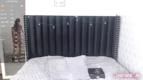 Snapshot of playfuljust_18 chatting on January 6, 2025, 12:24 pm SAMARA online show from January 6, 2025, 12:24 pm