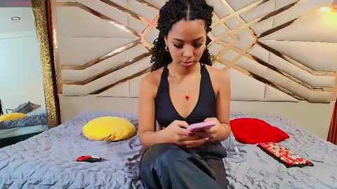 Snapshot of playfuljust_18 chatting on February 21, 2025, 7:32 pm SAMARA online show from February 21, 2025, 7:32 pm