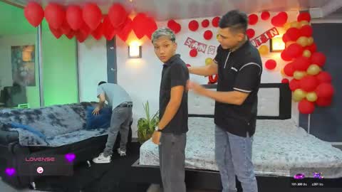 Snapshot of playhardsex chatting on February 19, 2026, 11:23 pm online show from February 19, 2026, 11:23 pm