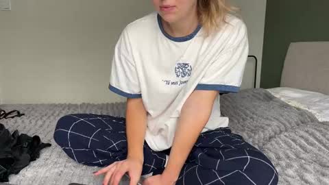 Snapshot of playmestation1 chatting on October 17, 2025, 11:46 am call me Sara my ONLYFANS online show from October 17, 2025, 11:46 am