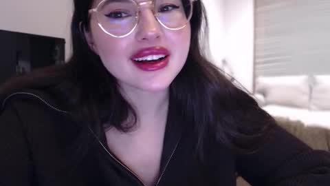 Snapshot of playnofuckinggames chatting on December 18, 2025, 10:05 pm Mary online show from December 18, 2025, 10:05 pm