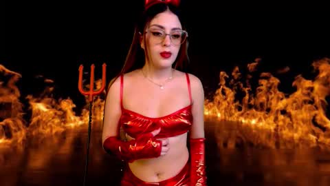 JUAN AND JULI online show from October 31, 2025, 10:33 pm